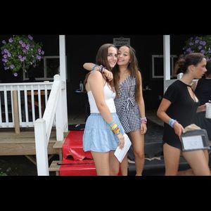 Meet your Posher, Talia